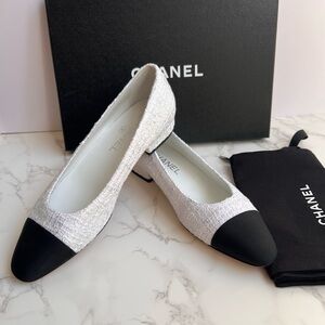 Authentic Brand New Chanel Tweed Bi-color Plain Logo Ballet Shoes, size 37